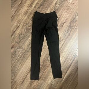 Leggings / scrunchy butt/ pocket in back waist Sz small
